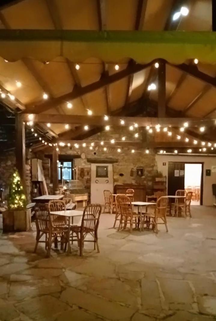 Albergue La Escuela De Lirí 外观 照片