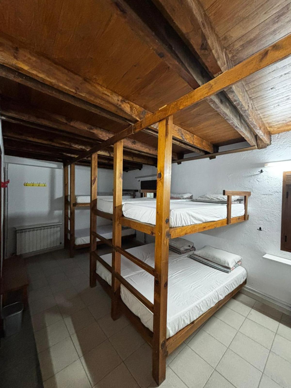 Albergue La Escuela De Lirí 外观 照片